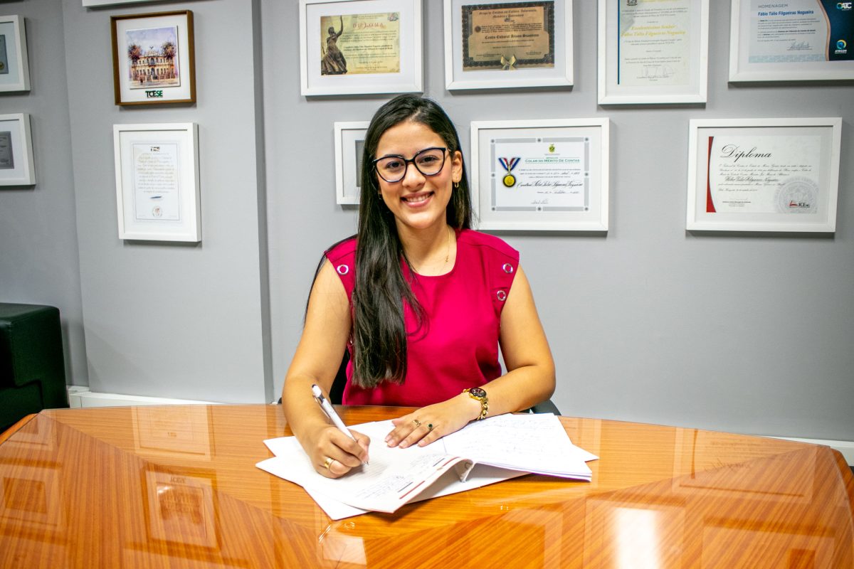 Prefeita de Monte Horebe - Milena Karen Tavares Nogueira