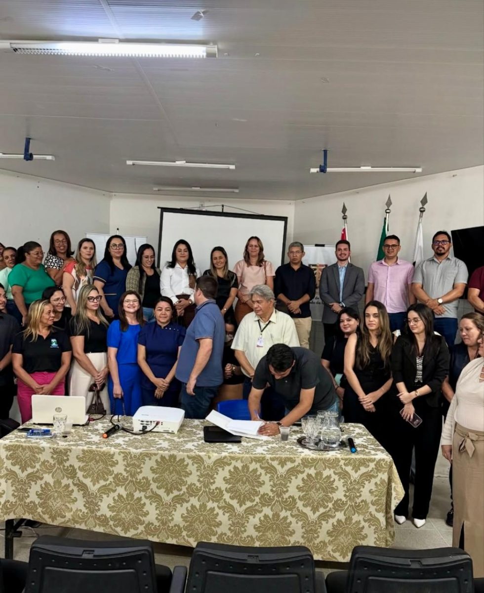Prefeito de Amparo - Tárcio Gabriel Alves de Brito