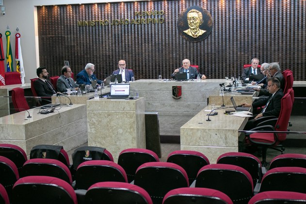 Pleno do TCE-PB aprova PCAs de nove prefeituras e acata recurso para julgar regulares as contas de Serra Branca