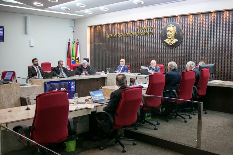 TCE aprova contas de quatro prefeituras e reprova as de Jericó e Alhandra com imputação de débito