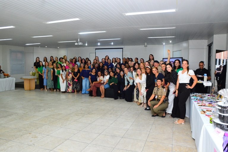 Celebração pelo Dia das Mães teve café da manhã, música e presentes no TCE