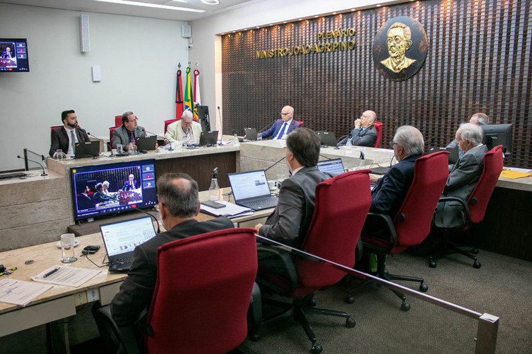 TCE-PB aprova as contas de cinco prefeituras e julga irregulares as de Serra Grande e Desterro