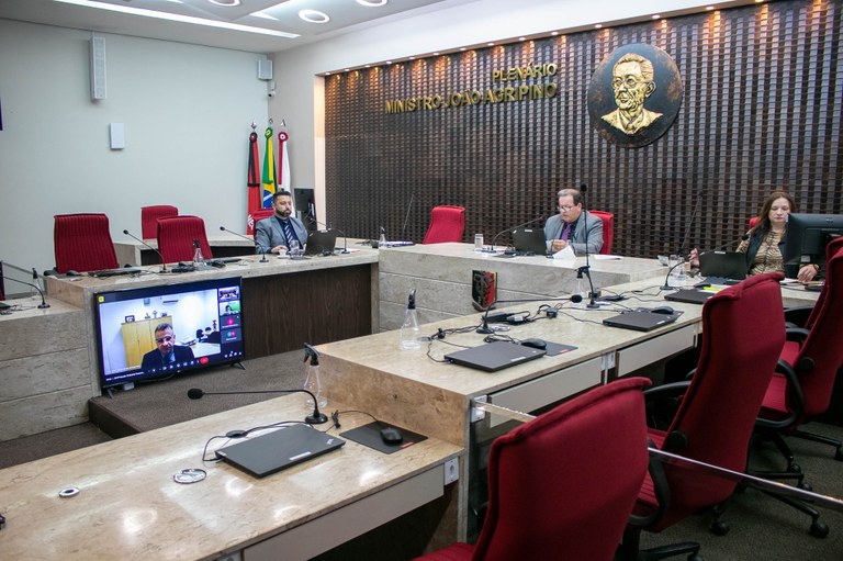 Colegiado do TCE aprova contas da Câmara de Puxinanã e mantém suspensão de concurso público