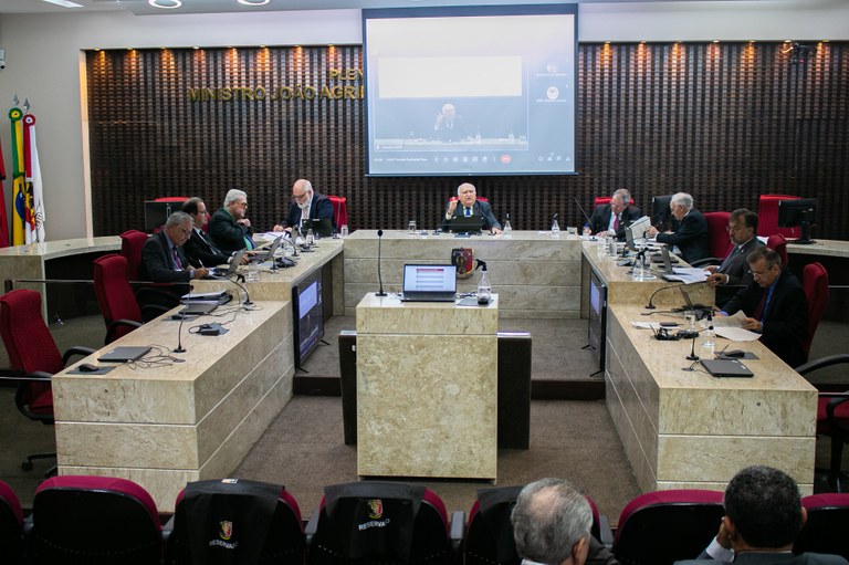 TCE aprova contas anuais de Alagoa Grande e Emas na primeira sessão plenária deste ano