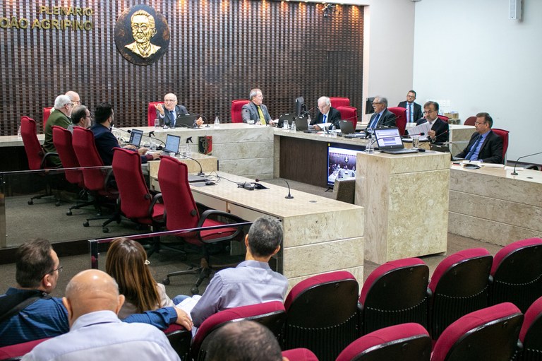 TCE aprova novo Regimento Interno e emite pareceres pela aprovação das contas de quatro prefeituras