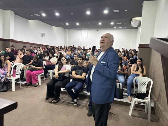 Escola de Contas do TCE abre espaço para estudantes nas sessões do Pleno e especializa servidores na gestão pública