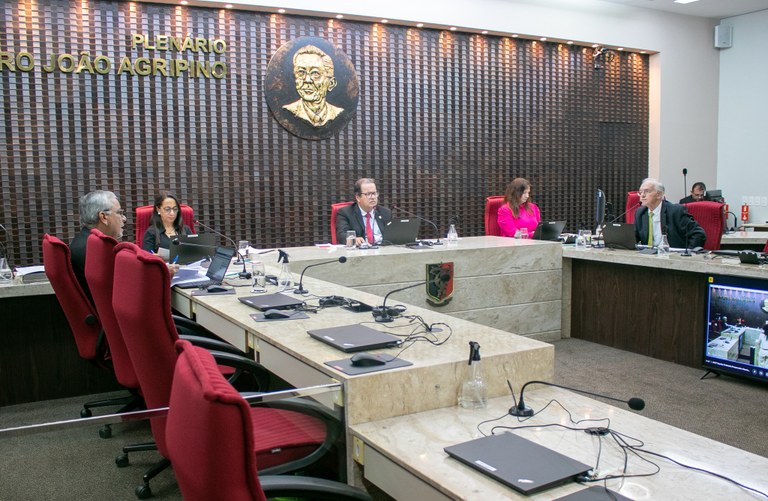 Câmara do TCE impõe a prefeito débito superior a R$ 738 mil por gastos públicos não comprovados