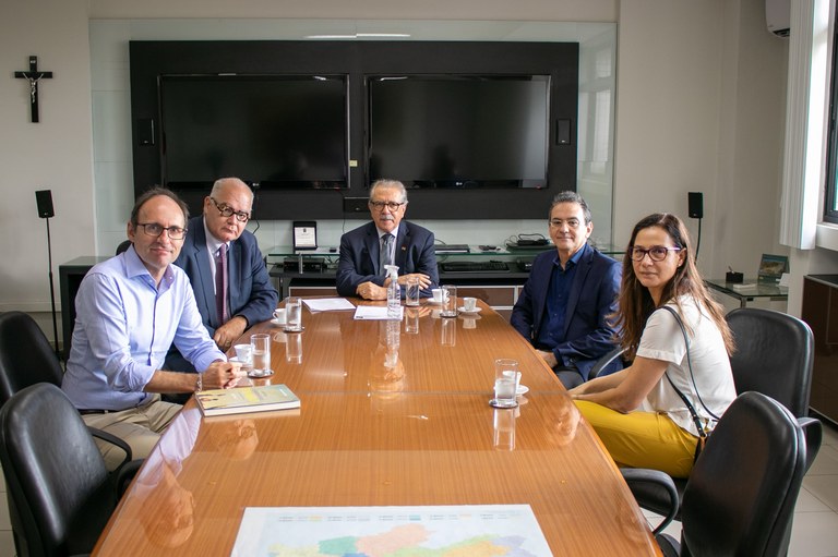 Presidente do TCE-PB recebe visita institucional do diplomata italiano Michele Gialdroni