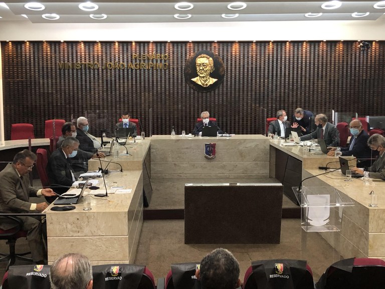 TCE rejeita contas de Poço Dantas e Caraúbas com imputação de débito e aprova as de seis prefeituras