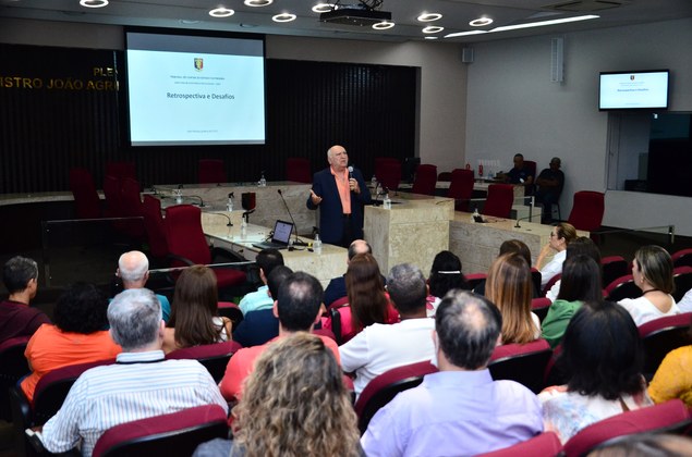 Presidente do TCE participa de reunião com auditores de controle externo e apresenta projetos para o biênio