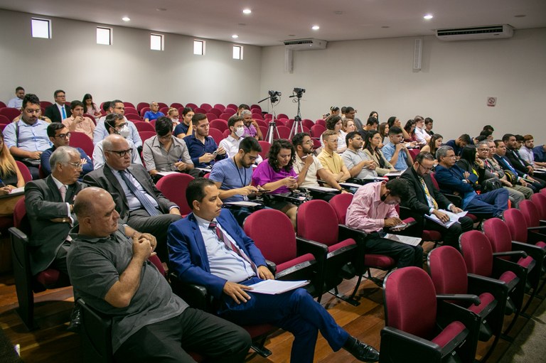 Estudantes de Direito da UFPB acompanham julgamento de prestação de contas no TCE-PB