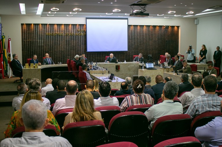 TCE-PB inicia análise de processos municipais de 2022 e julga regulares as contas de oito prefeituras