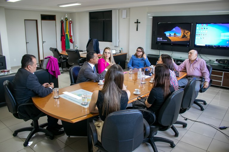 Nominando Diniz recebe visita de Damião Feliciano que promete intermediar estudo do Cosems-PB com bancada federal