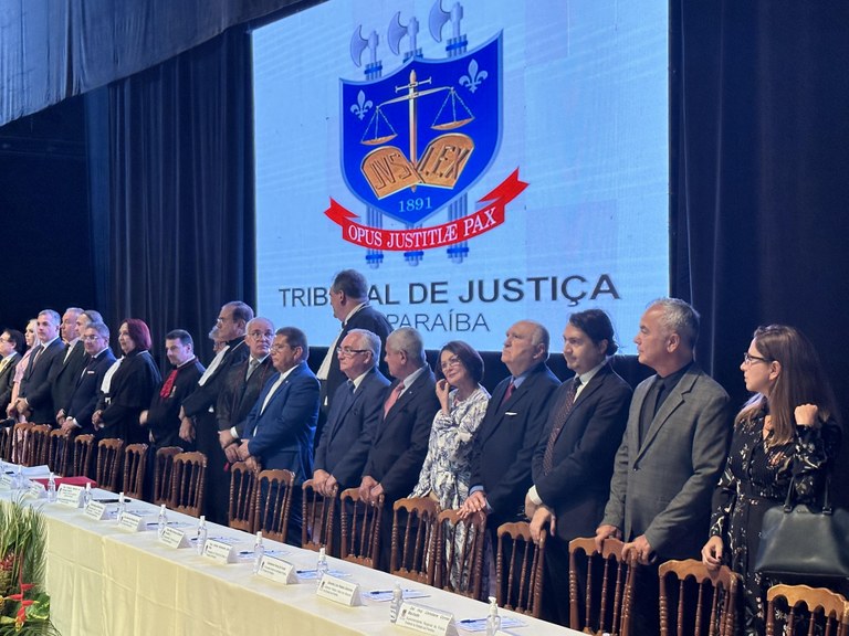 Nominando Diniz prestigia a posse do novo presidente do Tribunal de Justiça