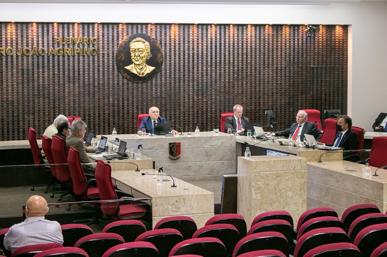 Pleno do TCE decide que paridade deve permanecer em casos de morte do aposentado após a EC 103/19