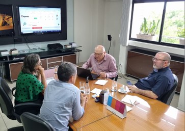 Presidente do TCE recebe visita de diretor do Hospital Padre Zé e orienta sobre PCA e transparência dos recursos