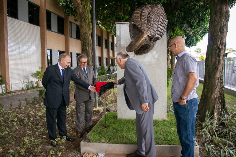 Inauguração: obra ‘Guardião Parahyba’ vencedora do concurso de esculturas do TCE-PB foi instalada na área externa da Corte