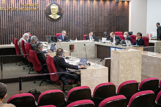 TCEPB aprova contas municipais, rejeita as da LOTEP e aprova pesar pela morte de Ivandro Cunha Lima