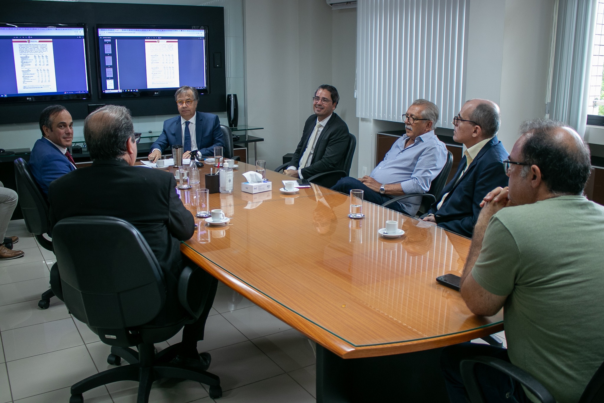 TCE-PB e MPF fortalecem laços em visita institucional