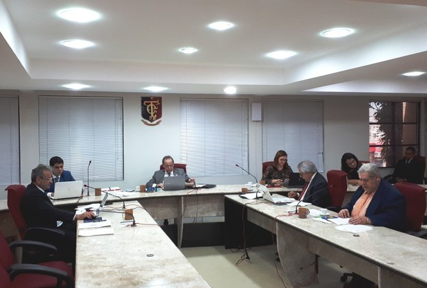 1ª Câmara do TCE confirma cautelares que suspende licitações para combustíveis em Mataraca e Lucena