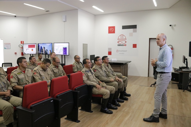 TCE-PB recebe comando do corpo de bombeiros no espaço cidadania digital