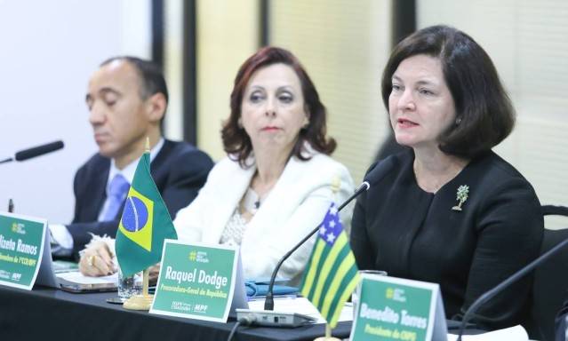 Raquel Dodge critica repasse de verbas da educação a advogados