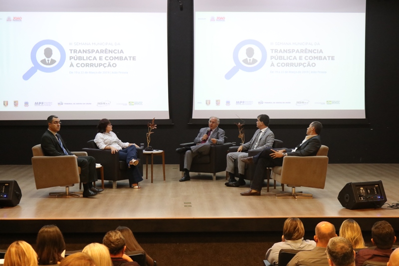 TCE abriga discussões sobre controle externo, interno e social das ações públicas