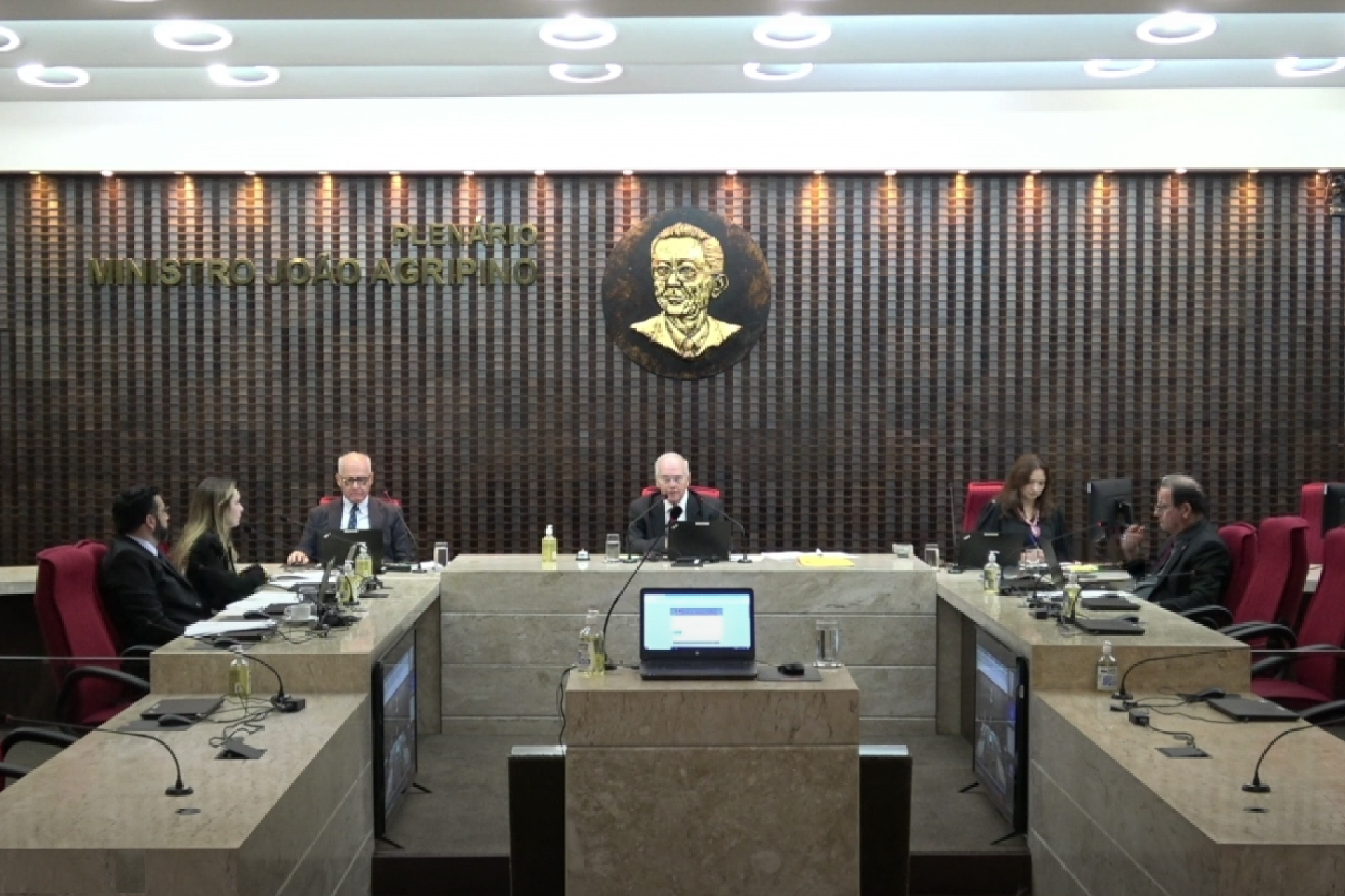 Nove Câmaras de Vereadores e cinco órgãos previdenciários têm suas contas aprovadas