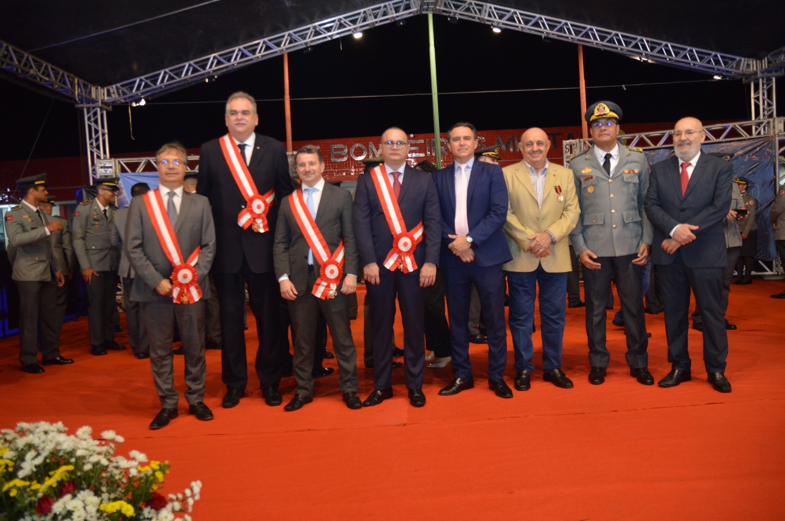 Presidente do TCE recebe “Medalha de Mérito do Corpo de Bombeiros” durante a formatura de novos oficiais
