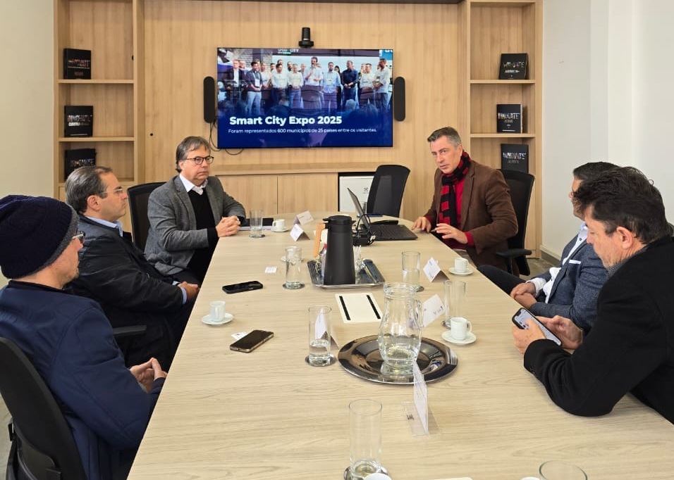 Presidente do TCE-PB fortalece parcerias em Curitiba e compartilha experiências sobre Cidades Inteligentes