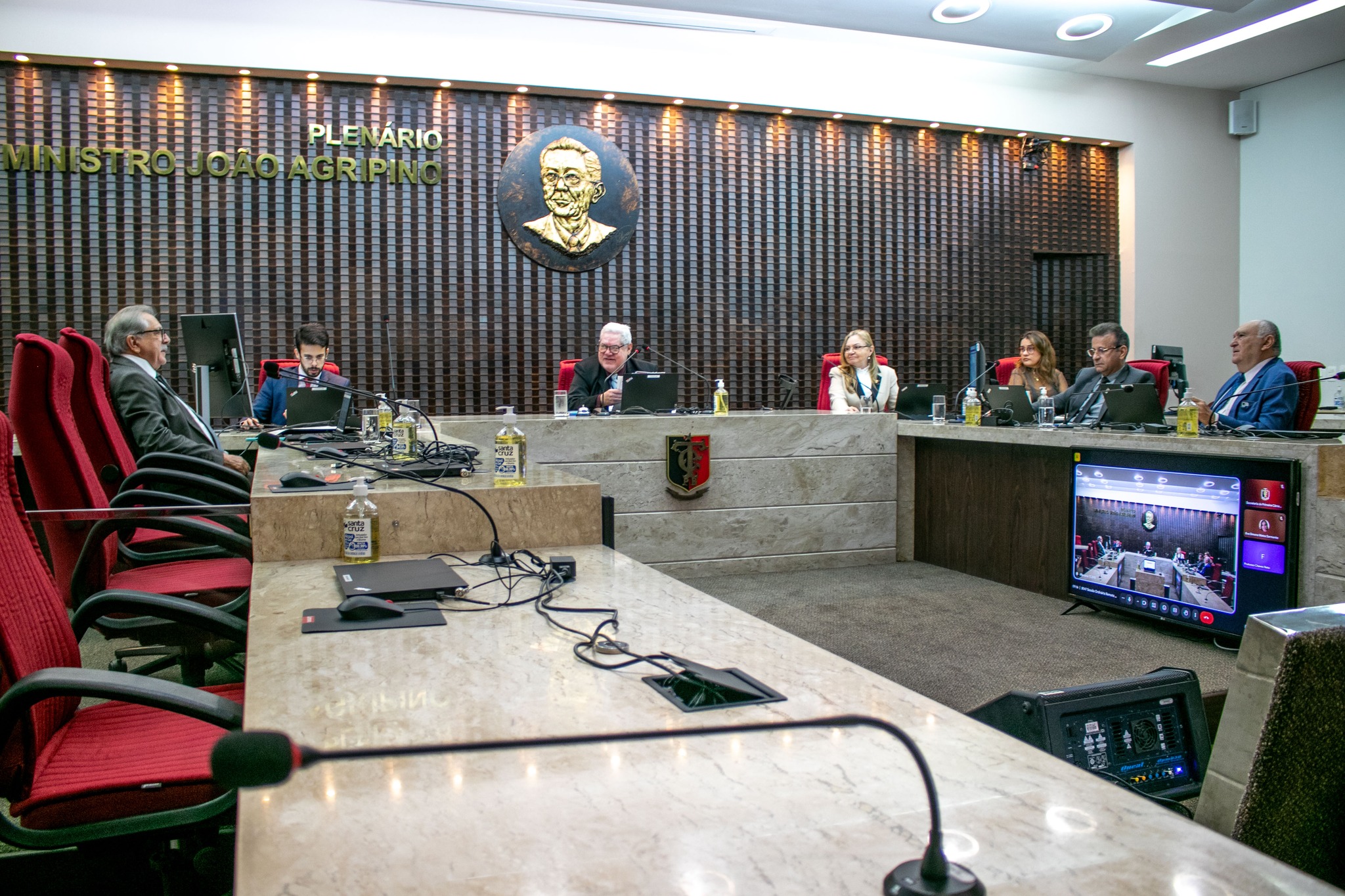 Câmara do TCE examina  contas  de 2  IPMs e de 3 Câmaras Municipais com uma reprovação