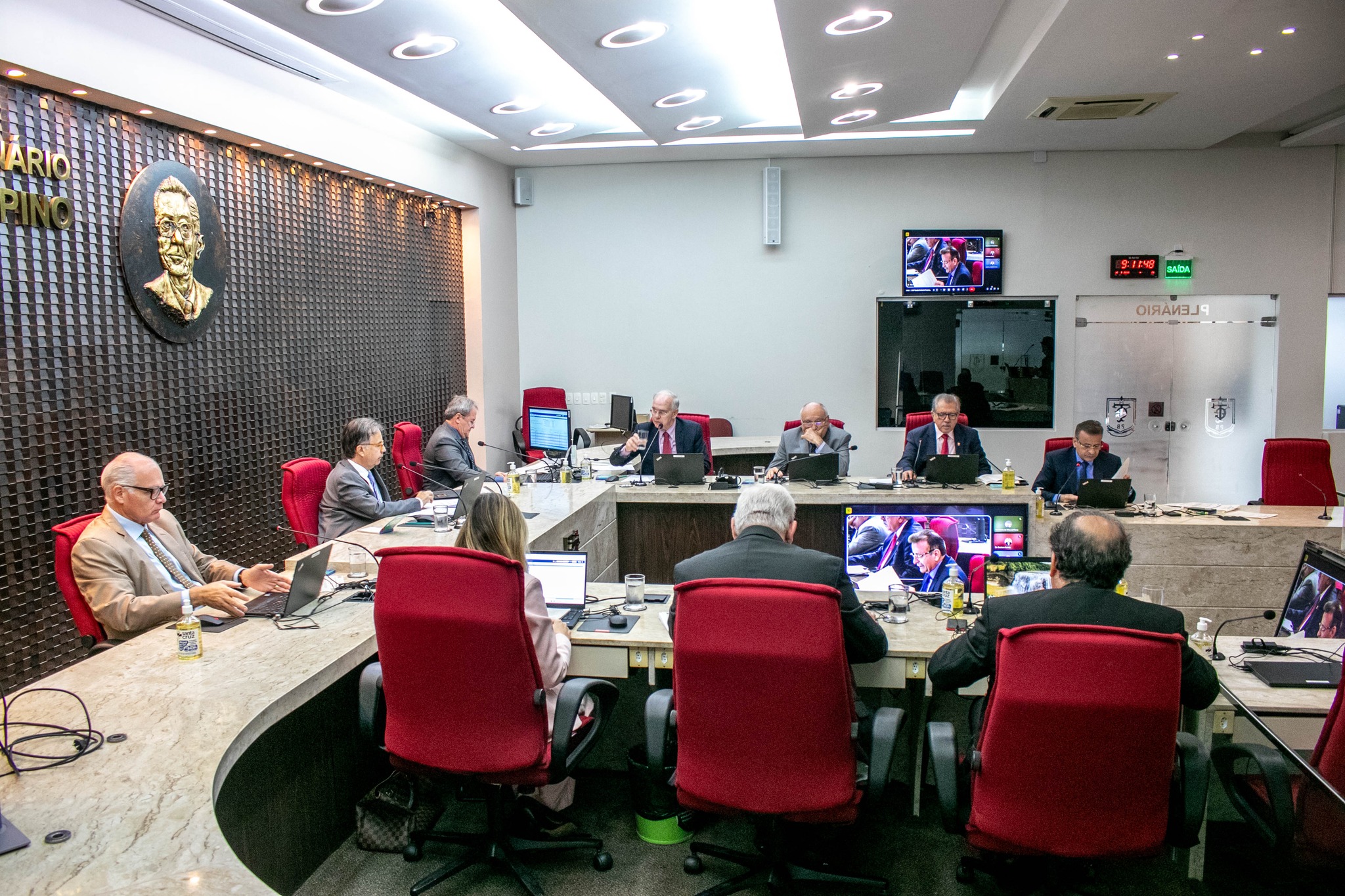 TCE-PB reprova contas de Juru por não aplicação do mínimo em educação e excesso de contratações temporárias