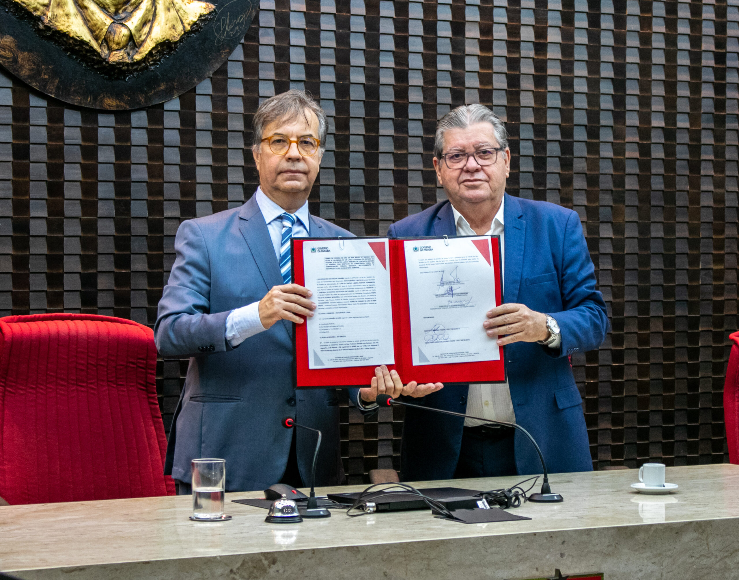 Governador João Azevêdo firma termo de cessão de imóvel ao TCE-PB em solenidade na sede do Tribunal