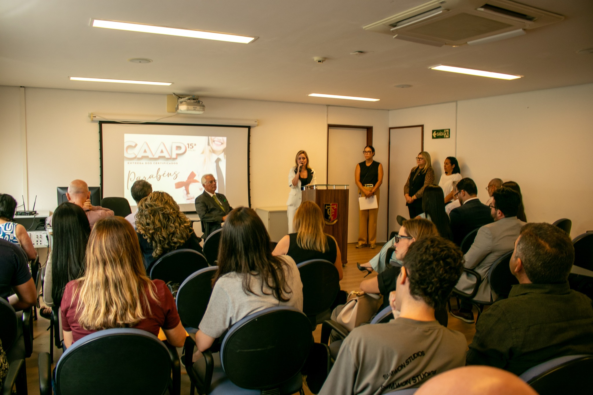 Escola de Contas do TCE entrega em ato solene certificados aos concluintes do 15º CAAP/2025