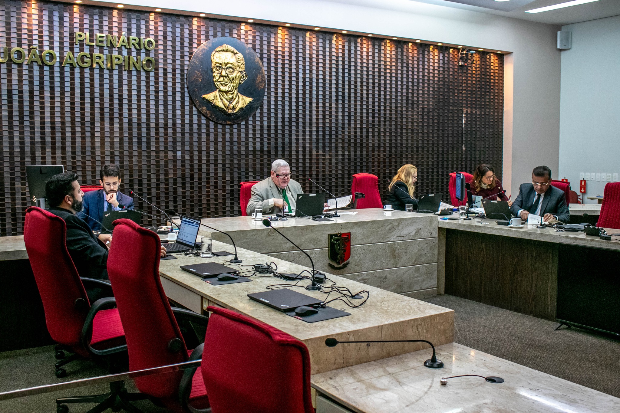 Primeira Câmara do TCE aprova as contas de dois Institutos de Previdência e duas Câmaras Municipais