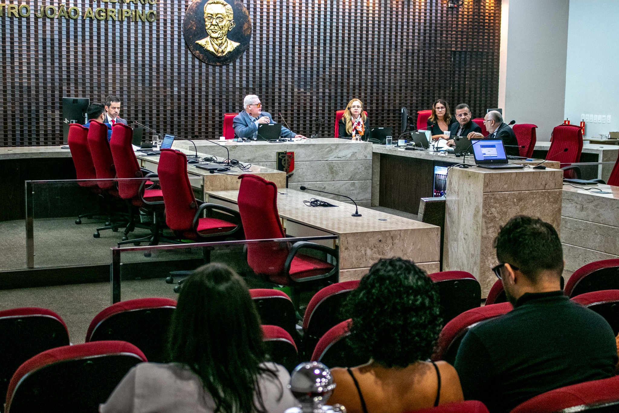 Câmara do TCE desaprova os aditivos contratuais e impõe a gestor do DER débito de R$ 512 mil