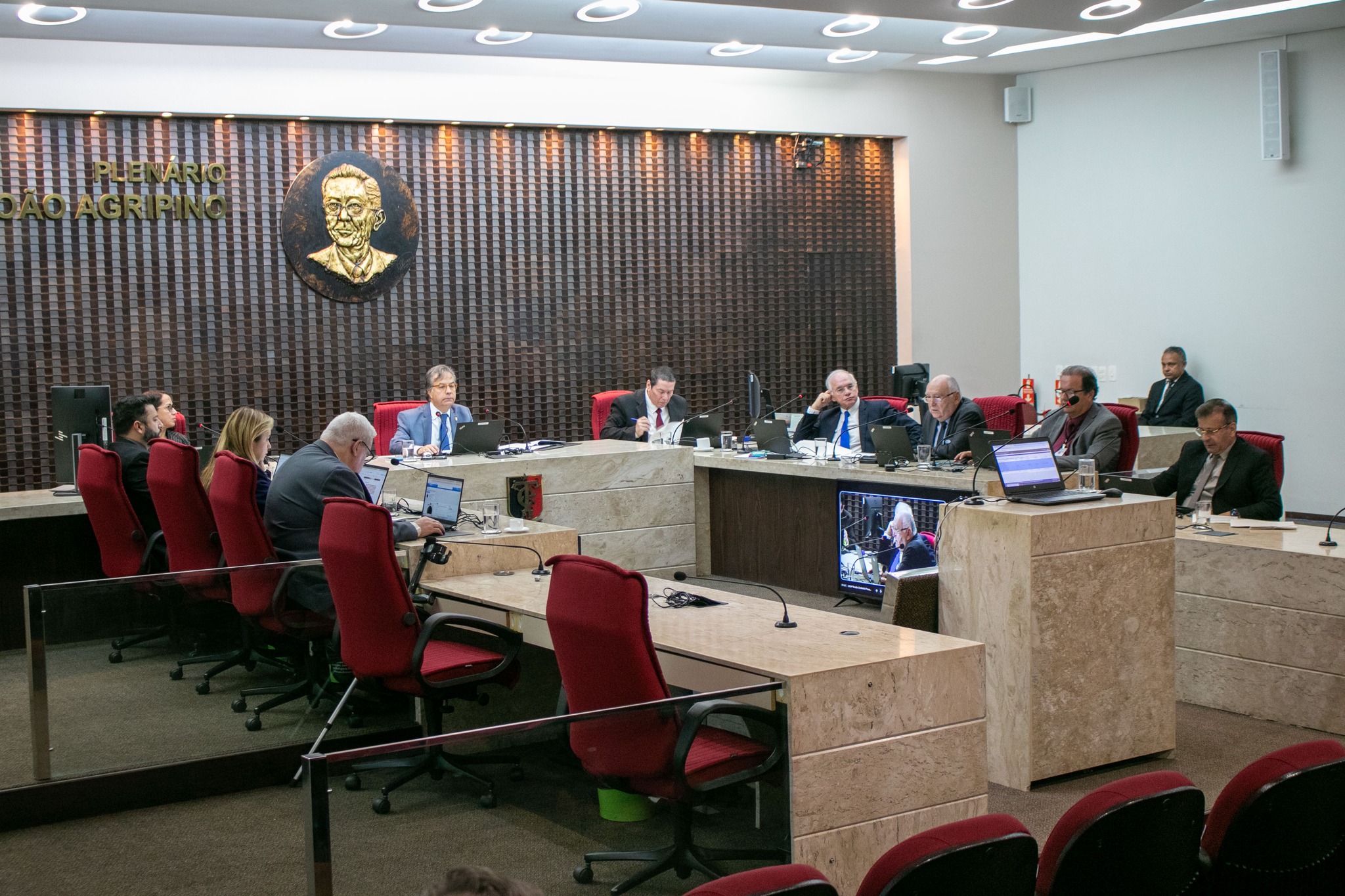 TCE-PB aprova as contas de três prefeituras, nega recursos e julga regulares tomada de preços e inspeção