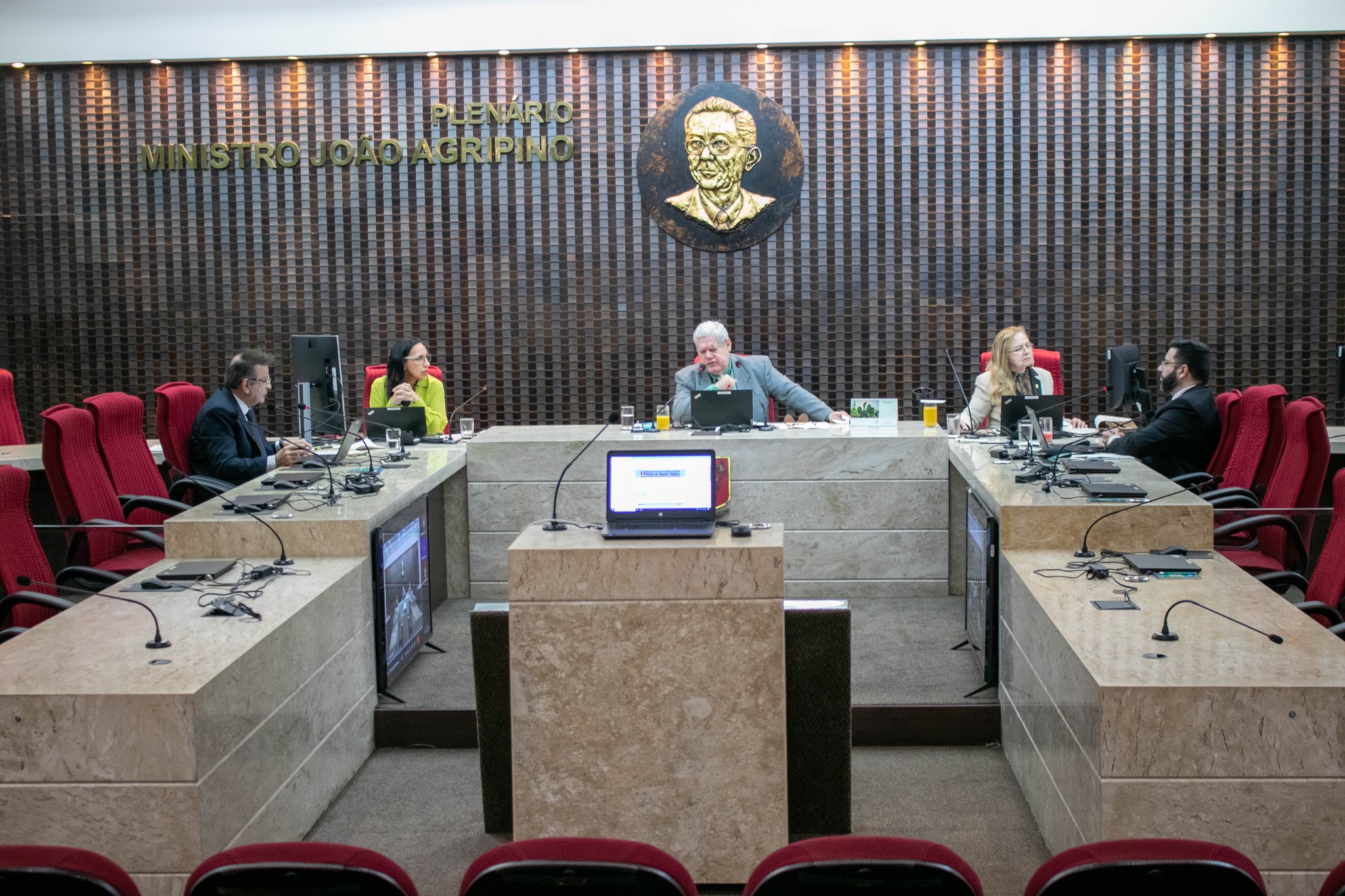 Primeira Câmara do TCE julga seis contas de Câmaras de Vereadores reprovando uma delas