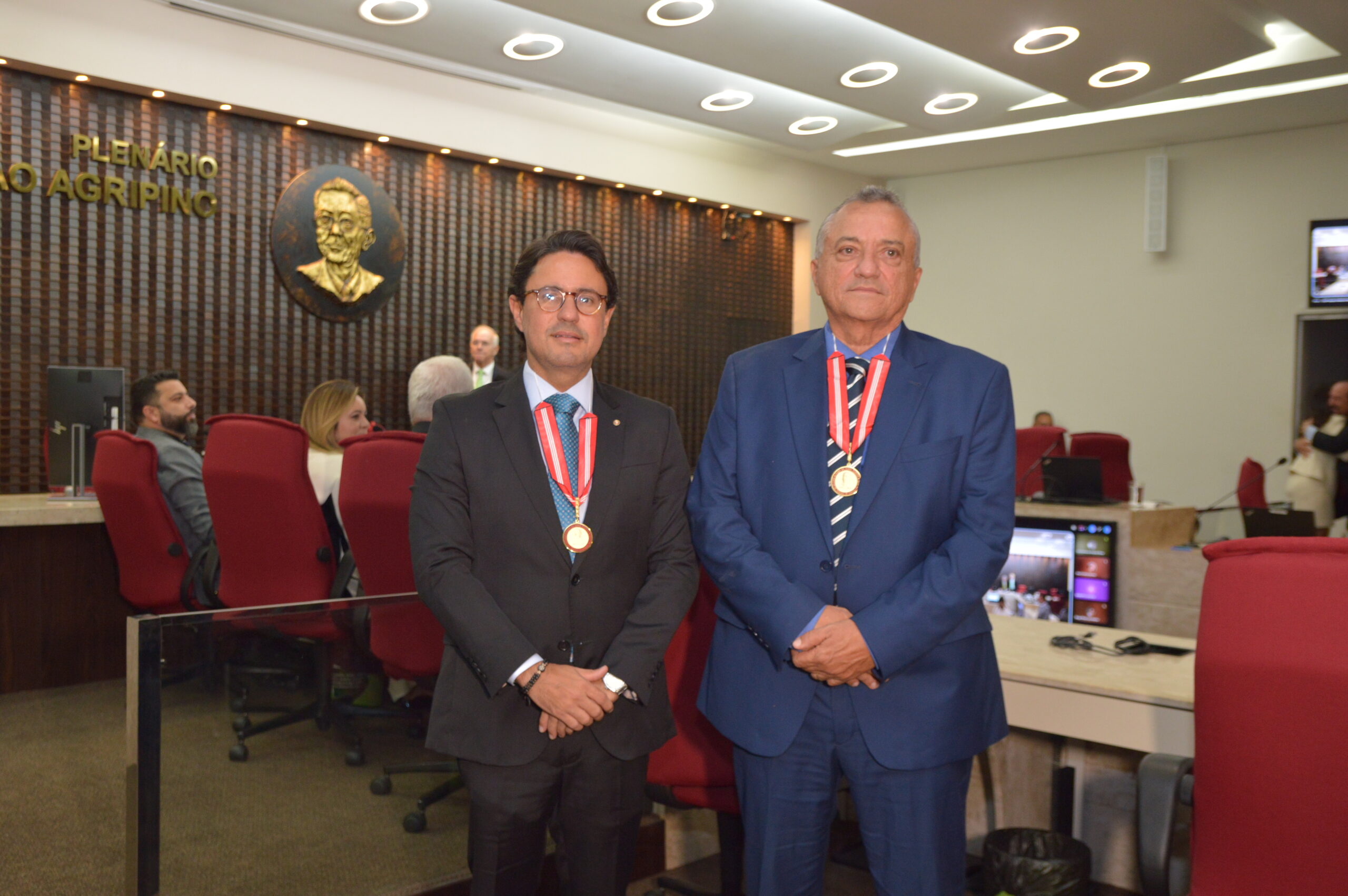 TCE-PB presta homenagem a Leonardo Quintans e Marialvo Laureano com a Medalha Cunha Pedrosa