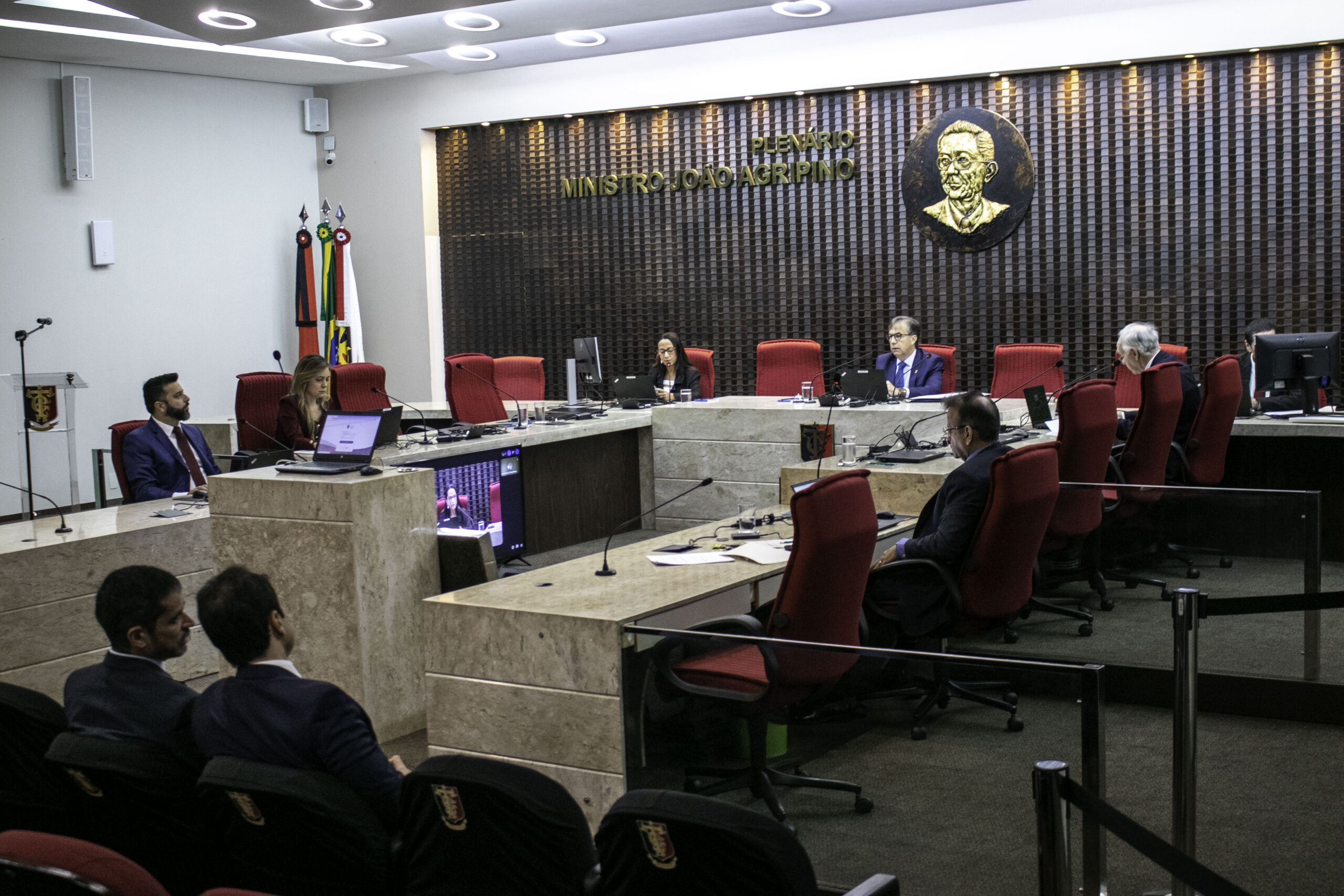 TCE aprova as contas  anuais  oriundas de cinco Prefeituras e da Pasta da Administração Estadual