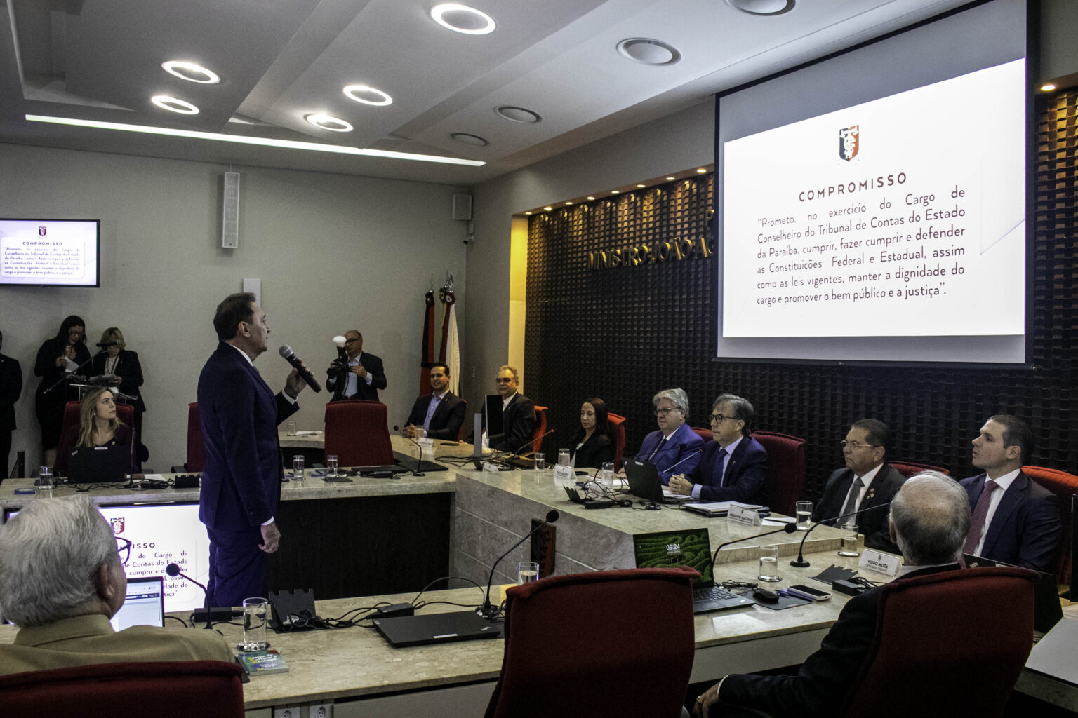TCE-PB empossa Deusdete Queiroga e Taciano Diniz como novos conselheiros