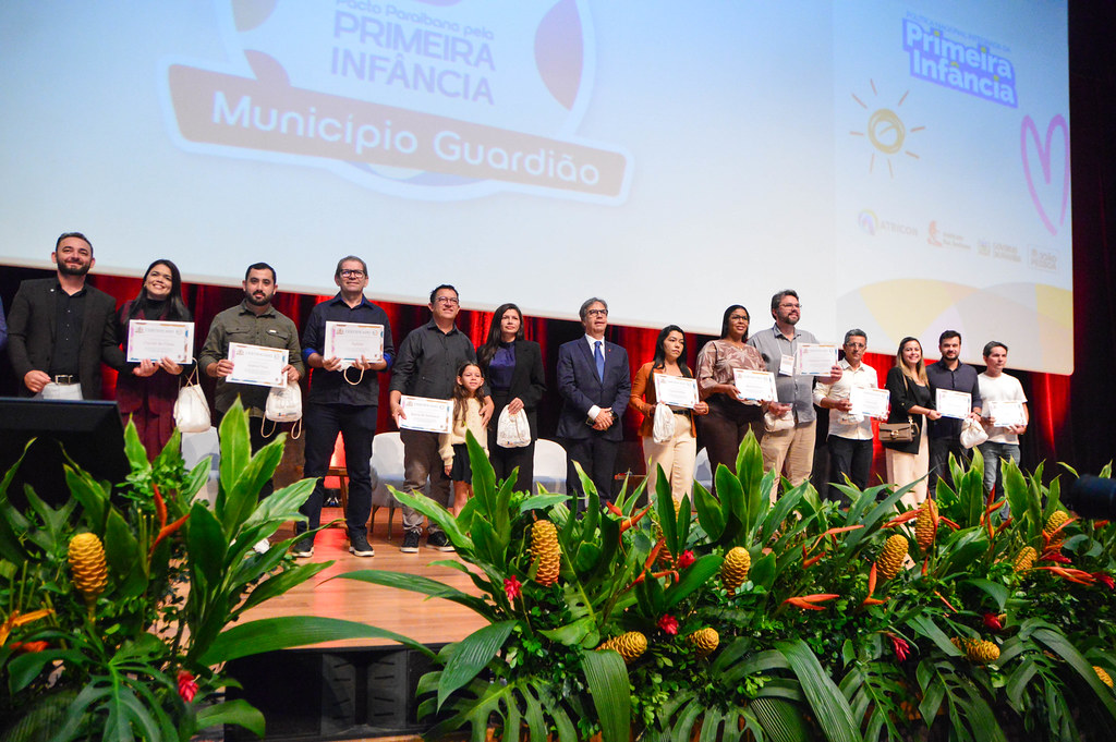 Municípios paraibanos recebem selo “Guardião da Primeira Infância” durante celebração de um ano do Pacto Paraibano