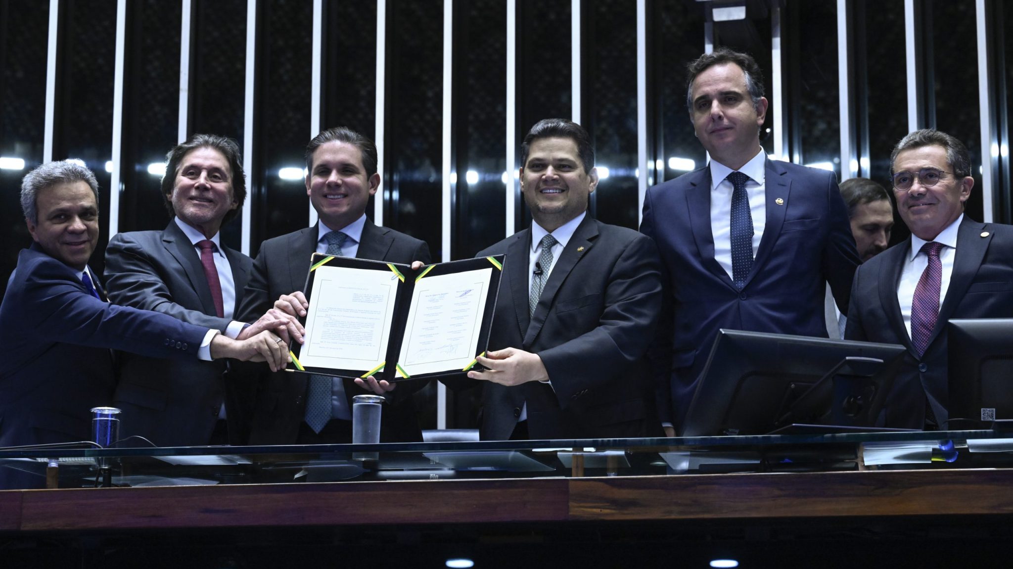 Promulgada Emenda Constitucional que proíbe extinção de Tribunais de Contas