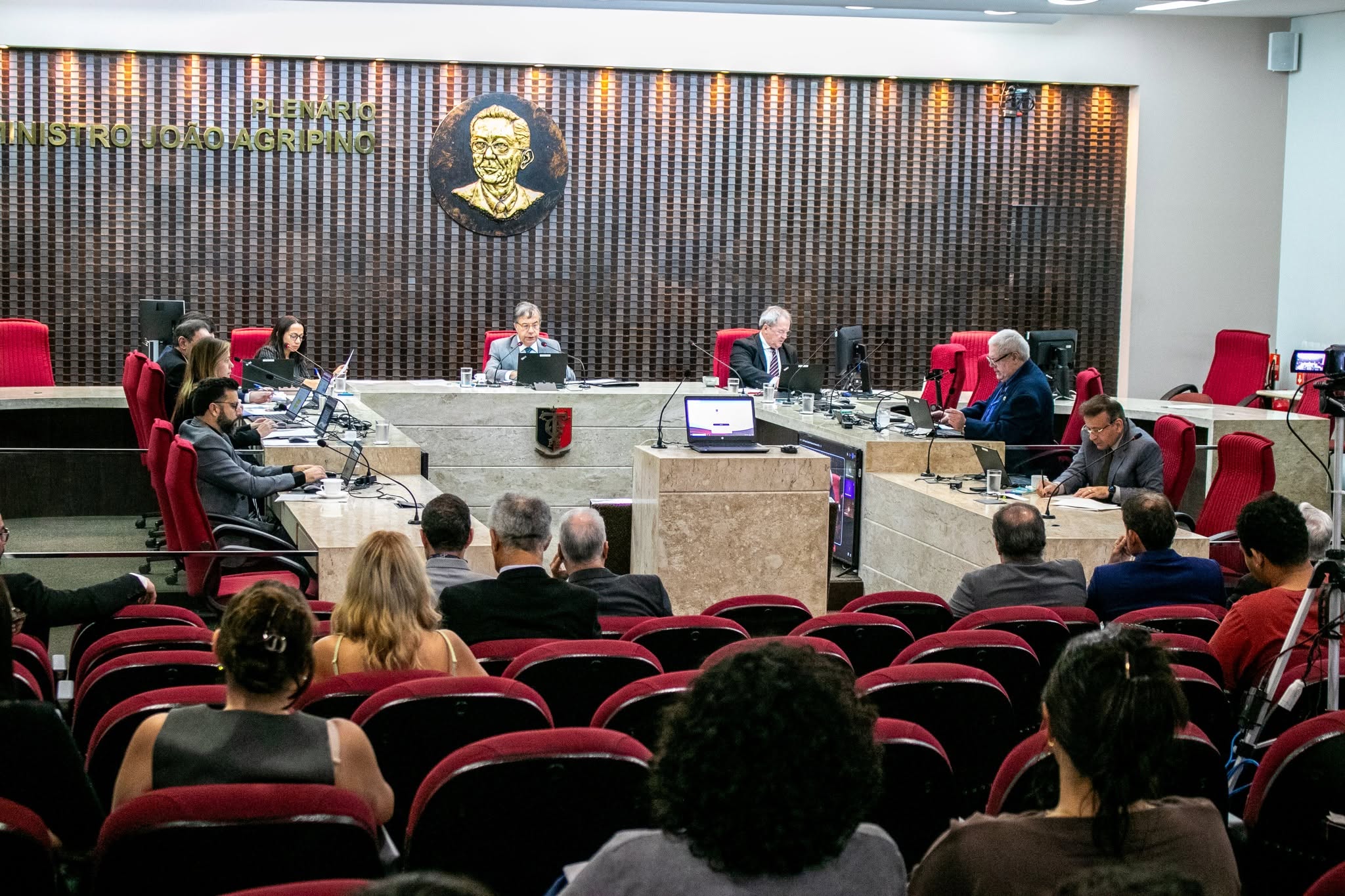 TCE aprova prestações de contas encaminhadas a seu exame por prefeitos de quatro municípios