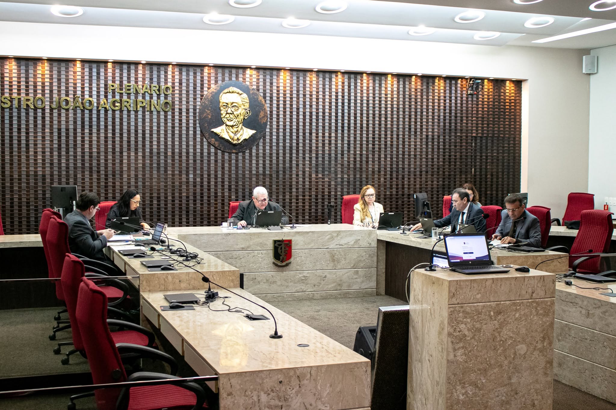 Câmara do TCE aprova contas de 4 Câmaras  Municipais e de um Instituto de Previdência