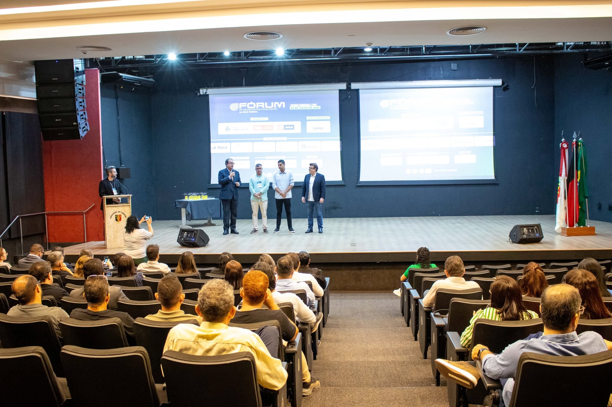 Vice-presidente do TCE-PB destaca inovação e inclusão social na abertura do Fórum de Cidades Digitais e Inteligentes