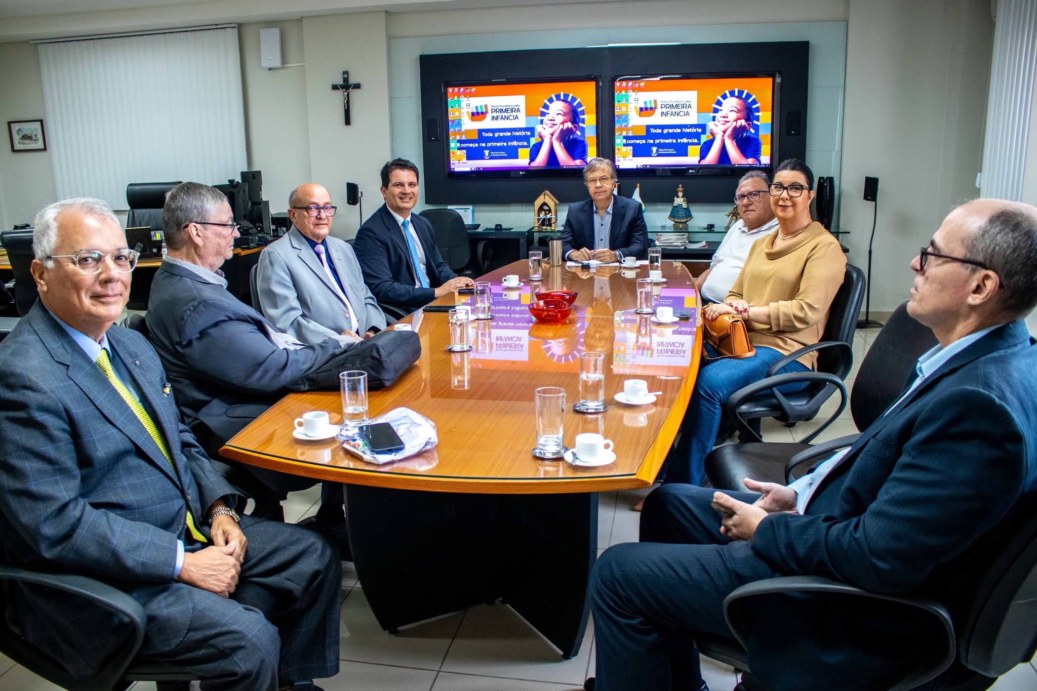 Presidente do TCE-PB recebe superintendente do Procon Estadual para discutir parcerias institucionais