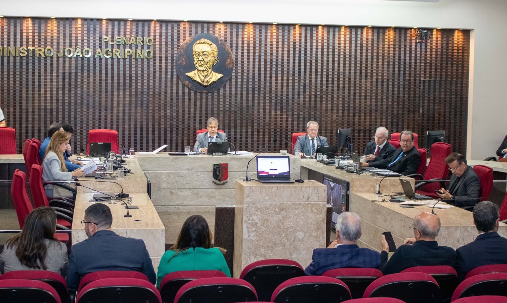 Prefeitos de Arara e Juarez Távora deixam de recolher previdência do servidor e têm contas rejeitadas no TCE