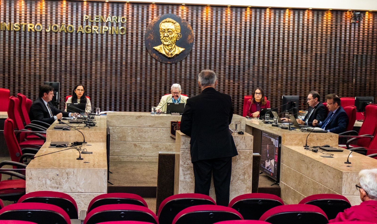 Médicas sem registro nem serviços prestados rendem débito de R$ 133,4 mil em Cabedelo