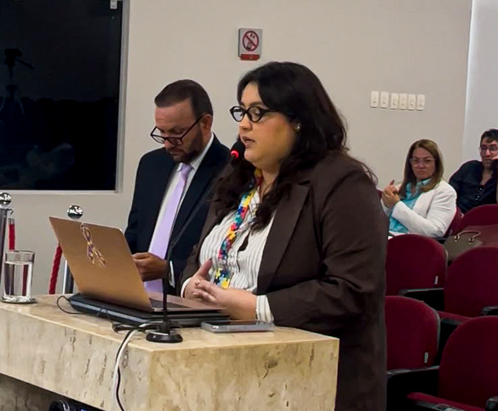 Uma tribuna para todos: advogada autista faz sustentação oral inédita no TCE-PB e reforça a importância da inclusão